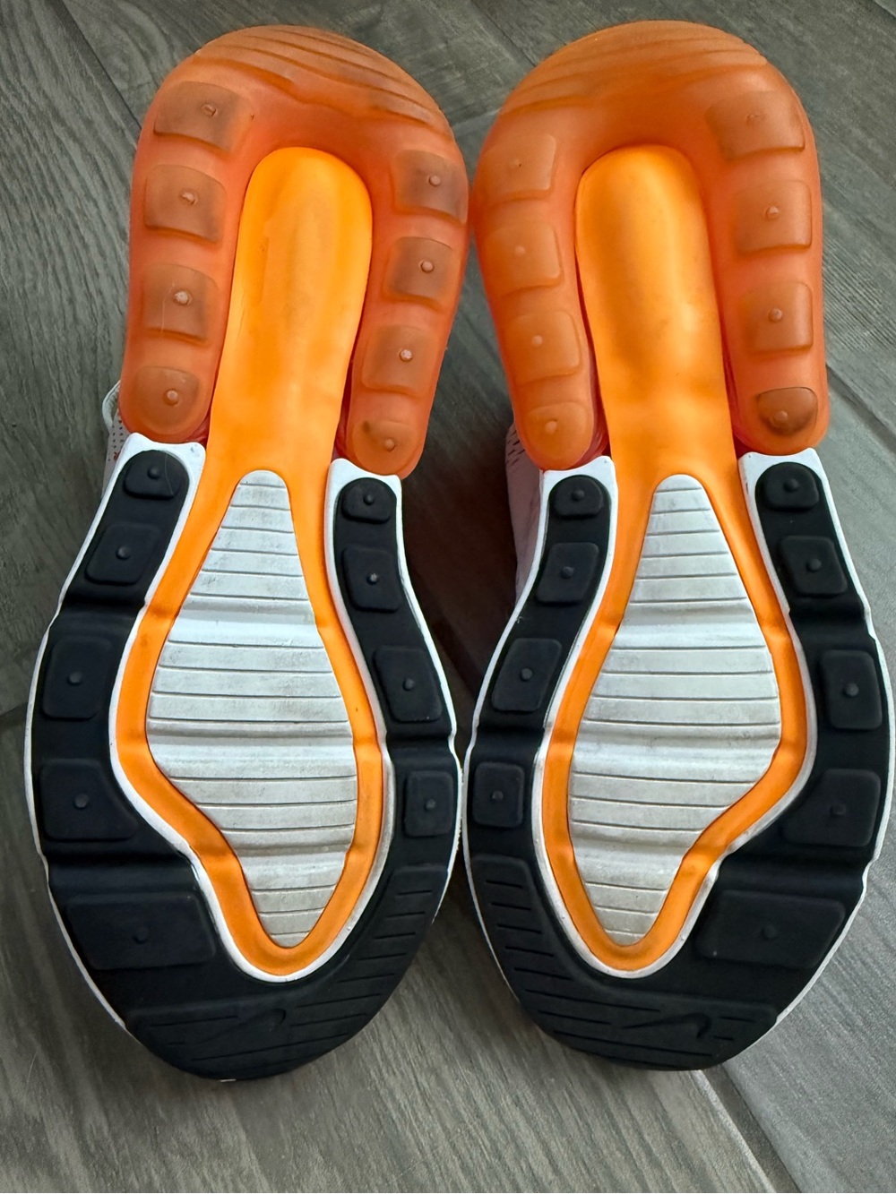 Nike Air Max 270 - Picture 5 of 8